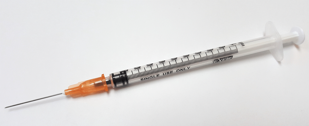 Hypodermic Syringe with Needle - Syringes with Needles - Clinical  Disposables